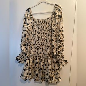 NWT Ling Sleeve Dress - cream & black pattern - size large